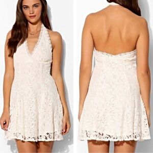 UO Kimchi Blue NWT ivory lace halter dress Size Medium